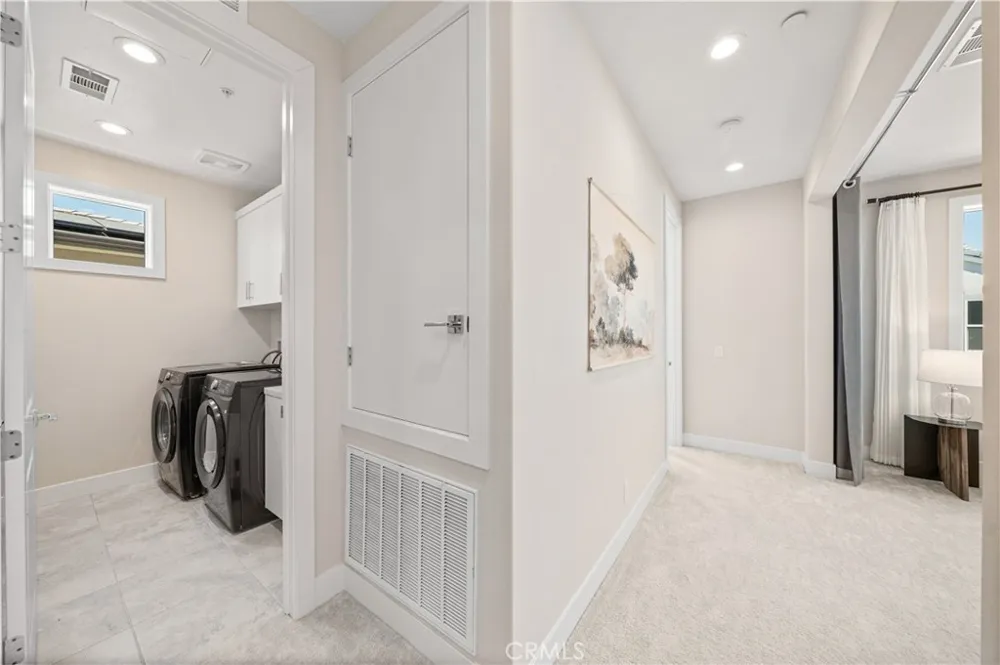 270 Burwood Lake Forest, CA 92630
