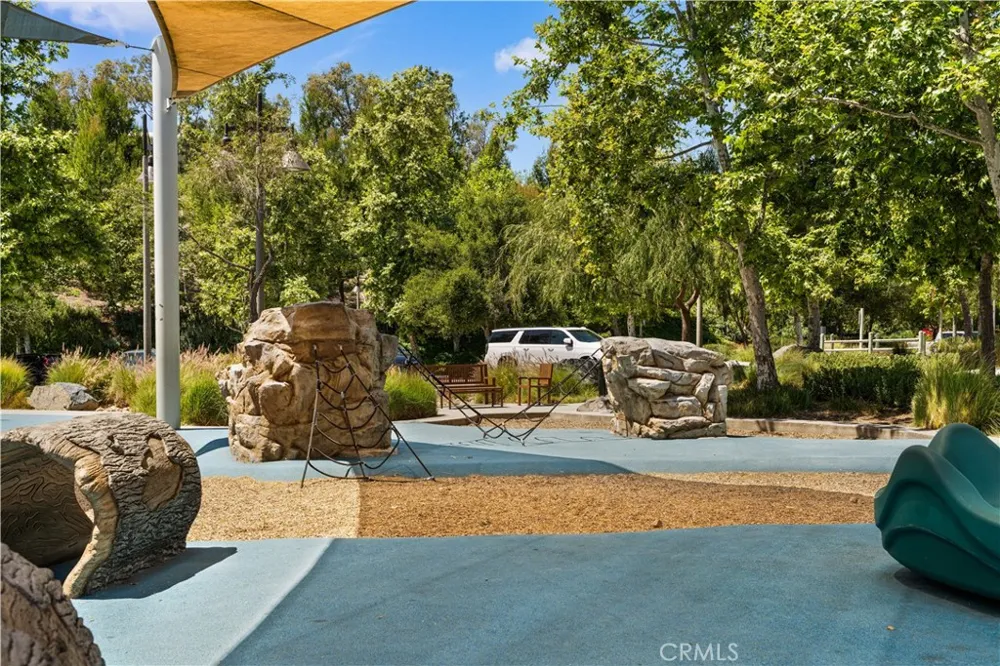 270 Burwood Lake Forest, CA 92630