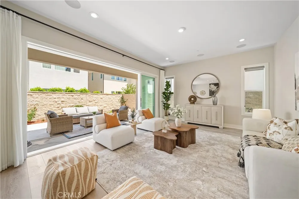 270 Burwood Lake Forest, CA 92630