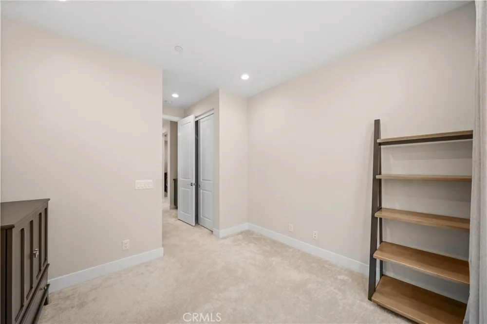 270 Burwood Lake Forest, CA 92630