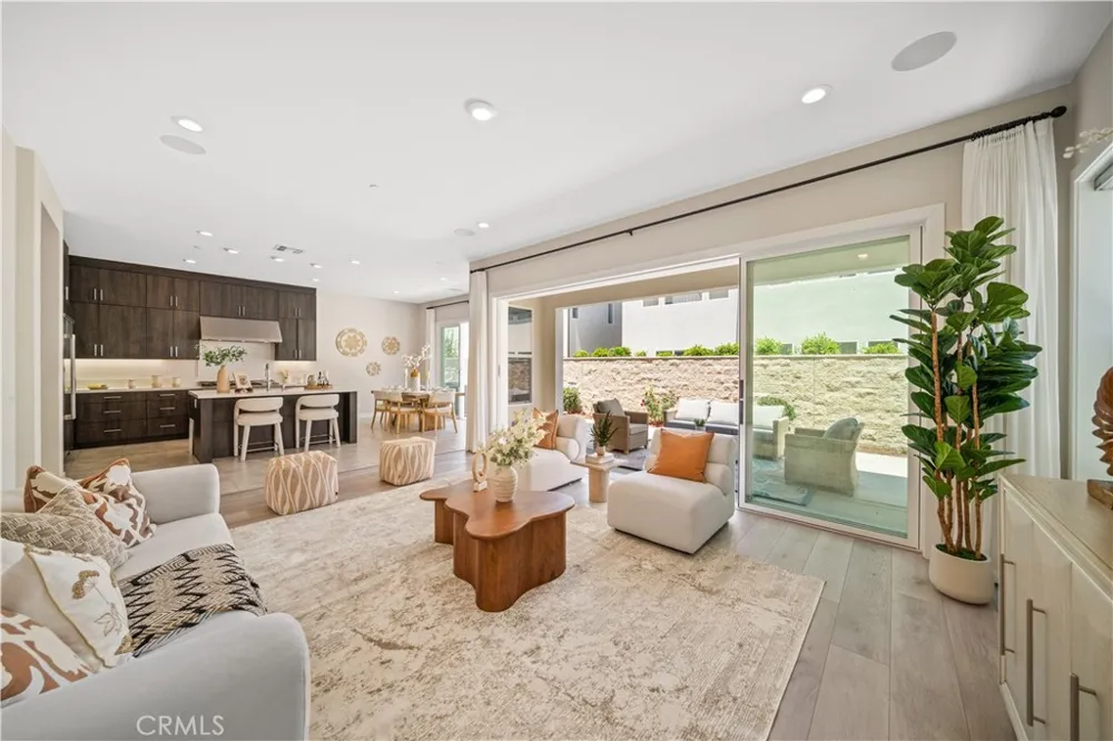 270 Burwood Lake Forest, CA 92630