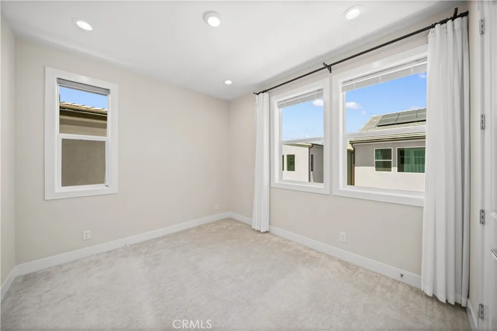270 Burwood Lake Forest, CA 92630
