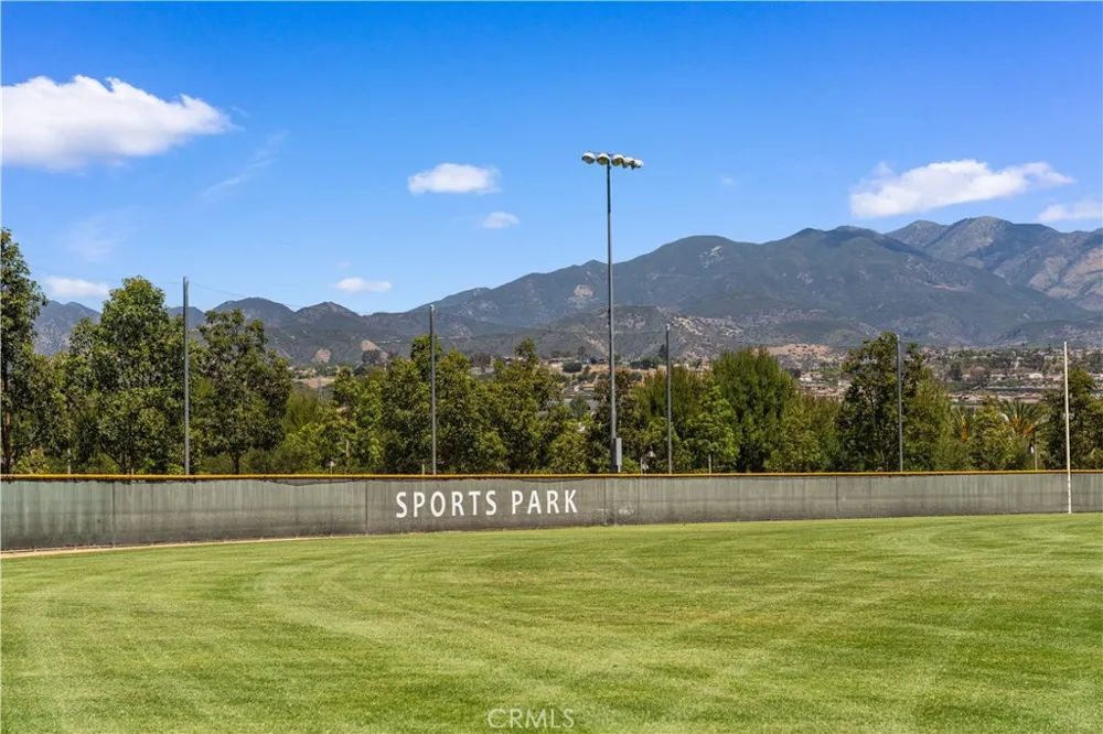 270 Burwood Lake Forest, CA 92630