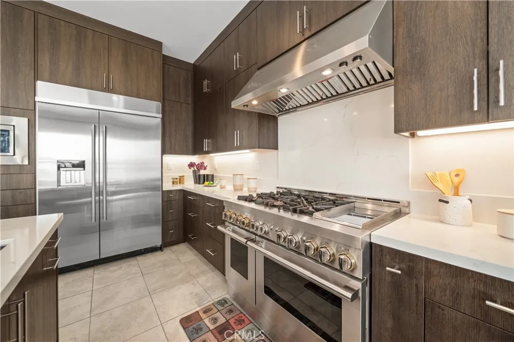 270 Burwood Lake Forest, CA 92630