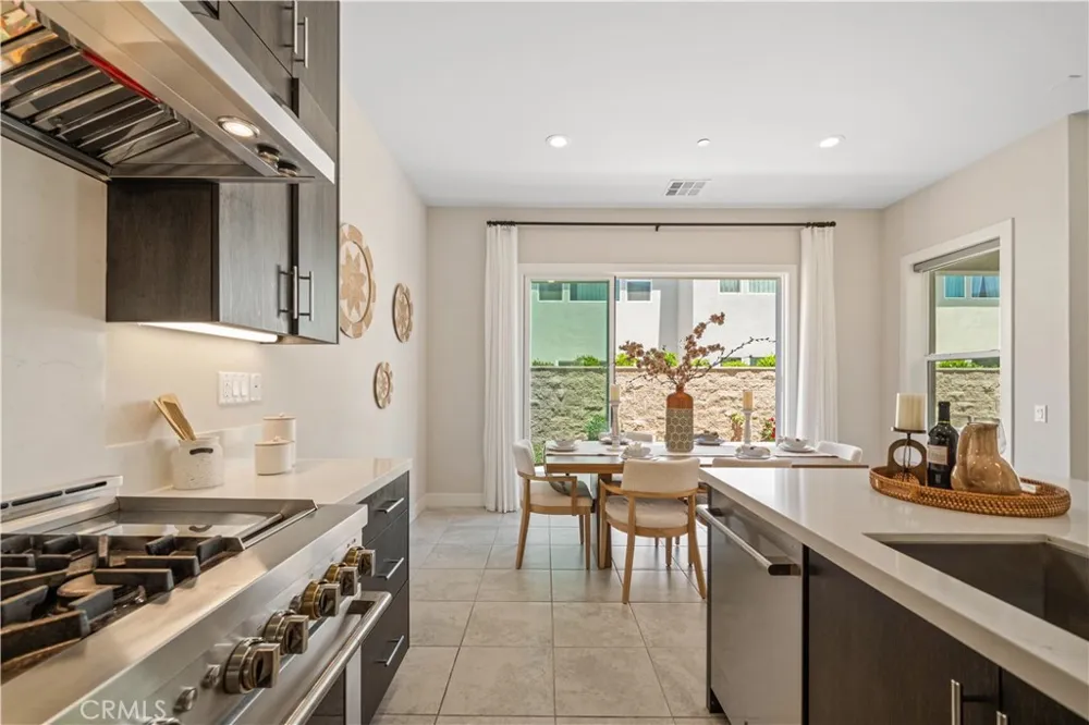 270 Burwood Lake Forest, CA 92630