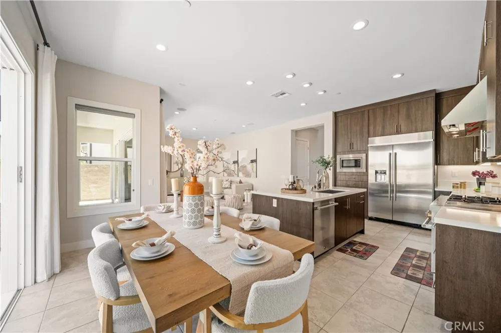 270 Burwood Lake Forest, CA 92630