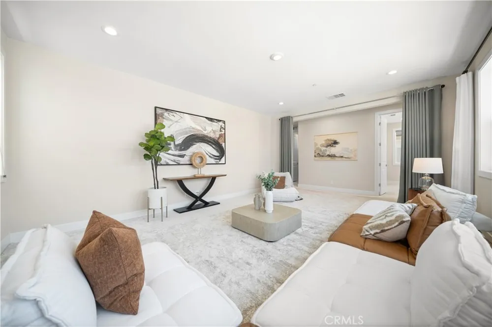 270 Burwood Lake Forest, CA 92630