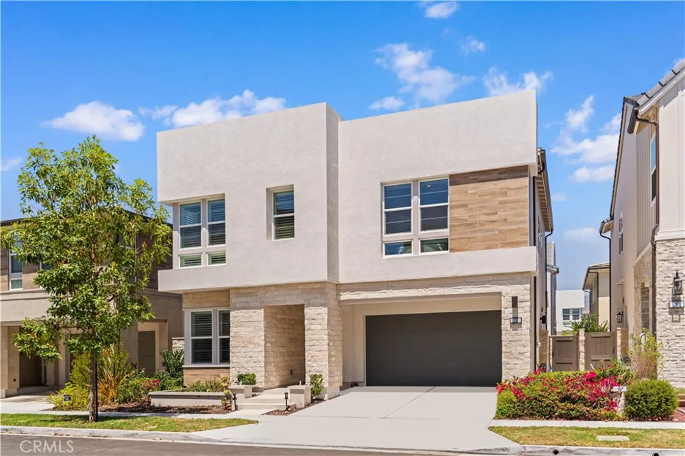 270 Burwood Lake Forest, CA 92630