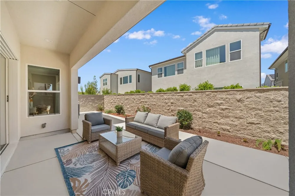 270 Burwood Lake Forest, CA 92630