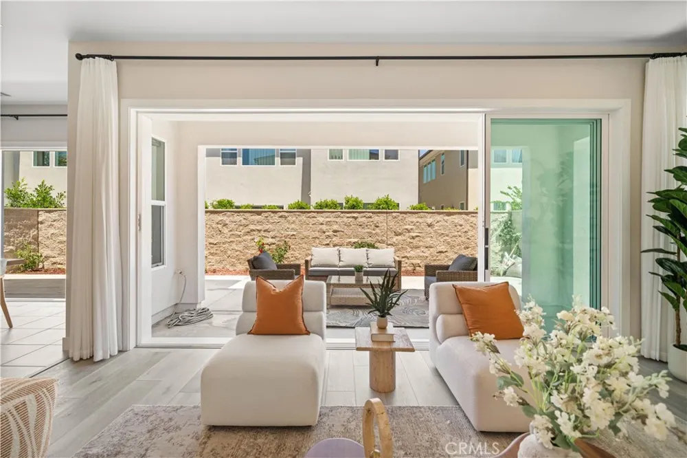 270 Burwood Lake Forest, CA 92630