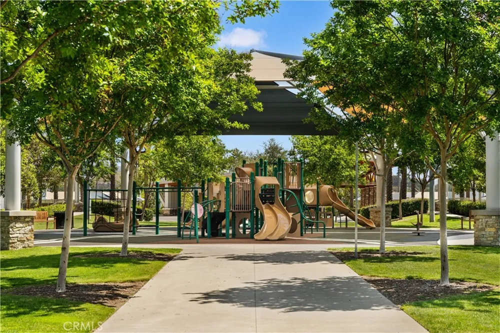 270 Burwood Lake Forest, CA 92630