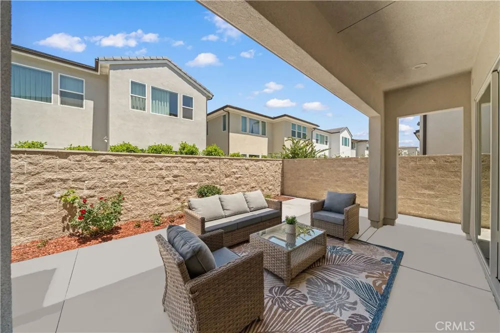 270 Burwood Lake Forest, CA 92630