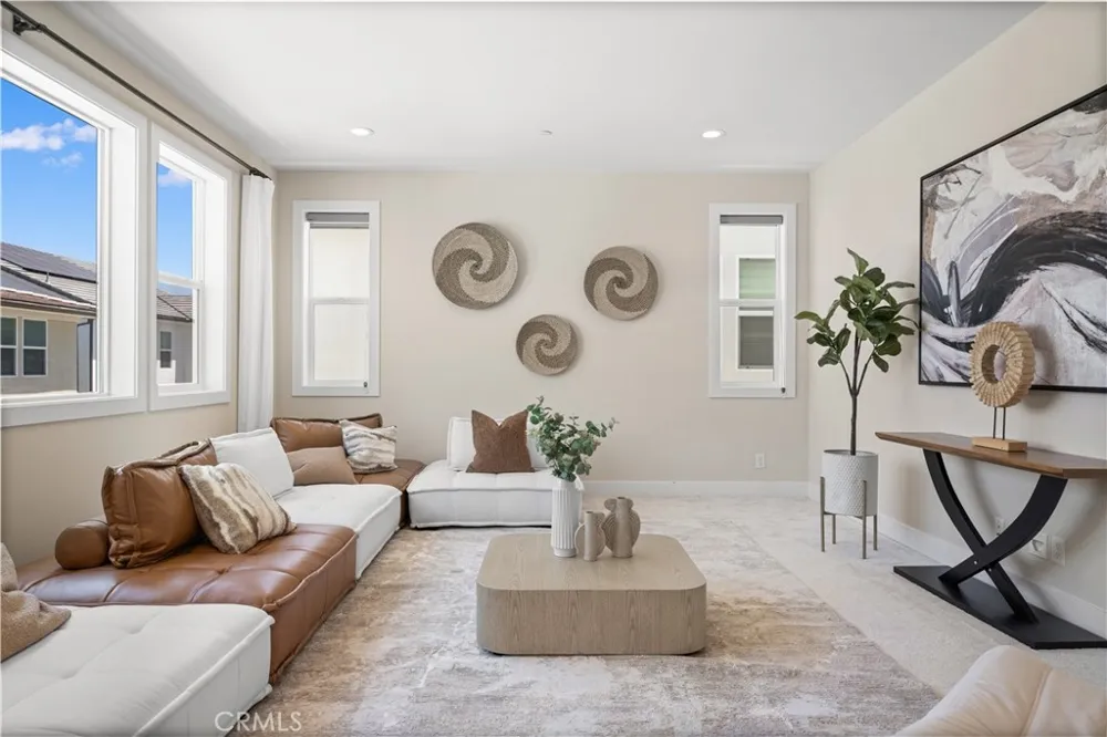 270 Burwood Lake Forest, CA 92630