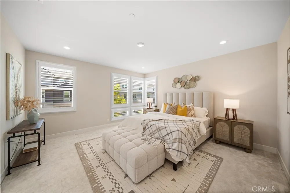 270 Burwood Lake Forest, CA 92630