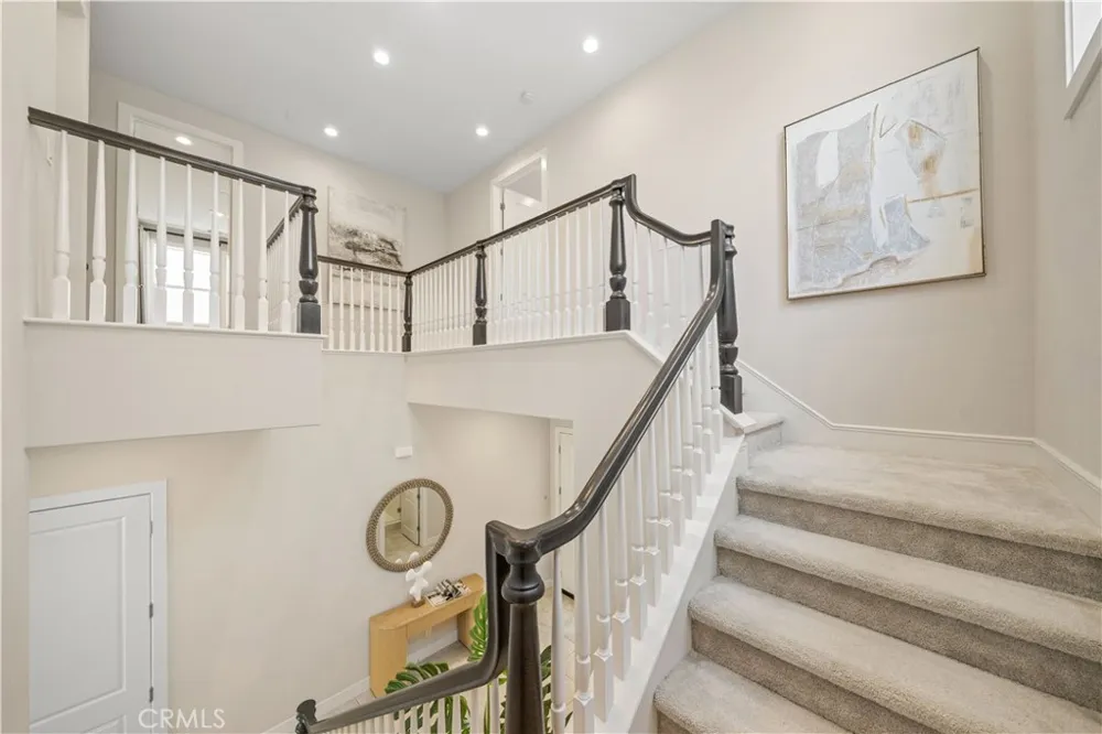 270 Burwood Lake Forest, CA 92630