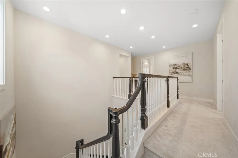 270 Burwood Lake Forest, CA 92630