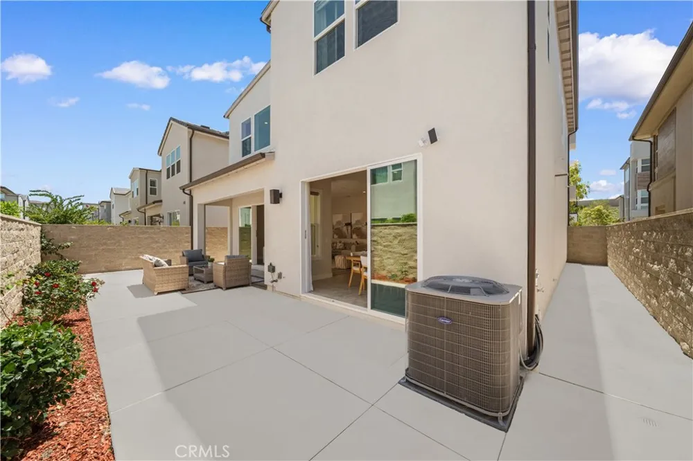 270 Burwood Lake Forest, CA 92630