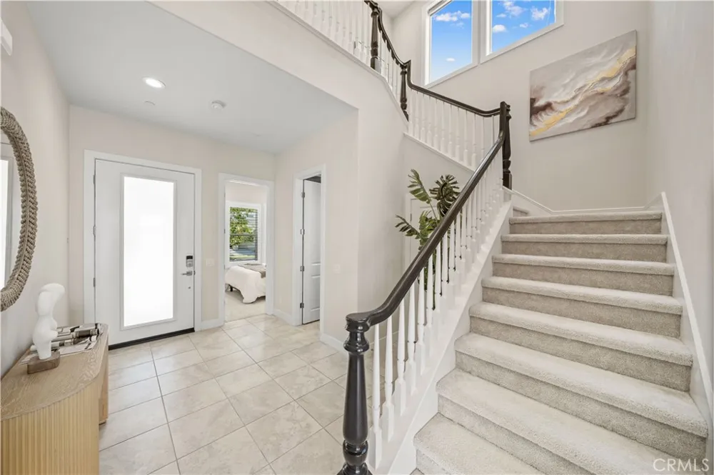270 Burwood Lake Forest, CA 92630