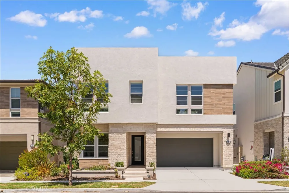 270 Burwood Lake Forest, CA 92630