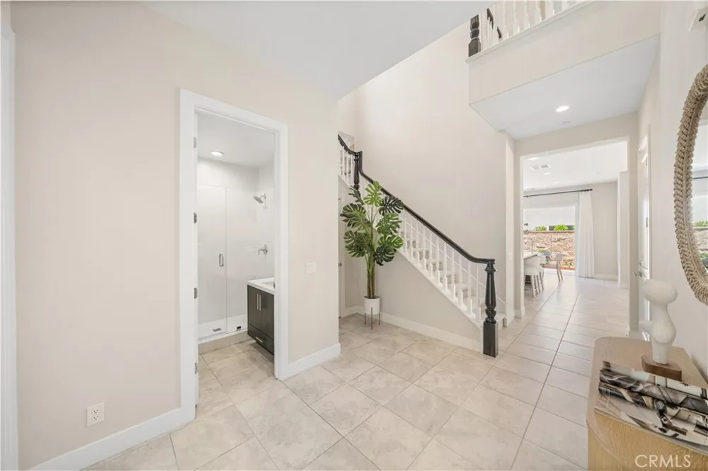 270 Burwood Lake Forest, CA 92630