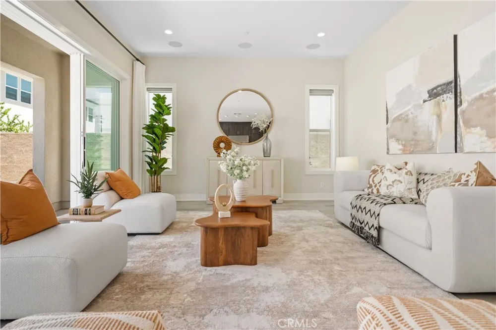270 Burwood Lake Forest, CA 92630