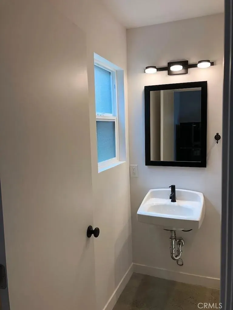 1100 E 7th Street #1104 Long Beach, CA 90813