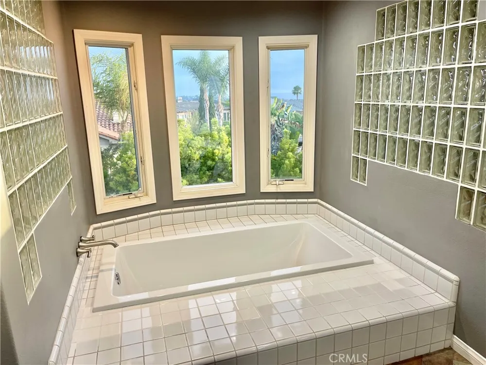 6 Emerald Glen Laguna Niguel, CA 92677