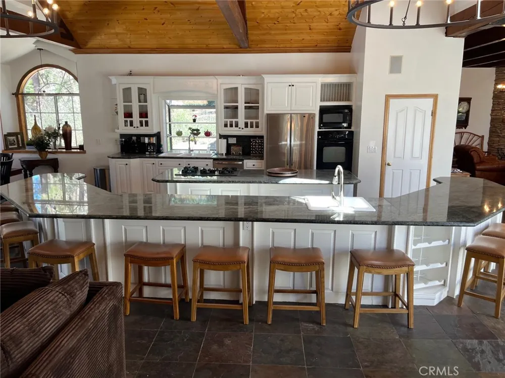 42385 Fox Farm Big Bear Lake, CA 92315