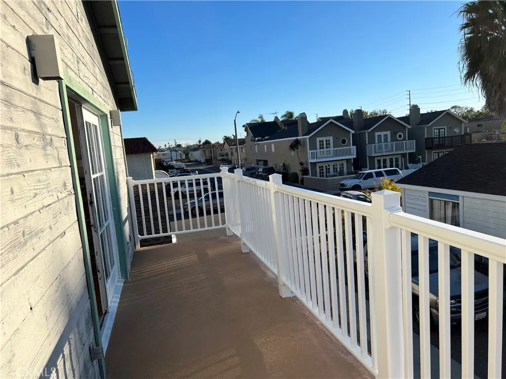 1605 Huntington Street Huntington Beach, CA 92648