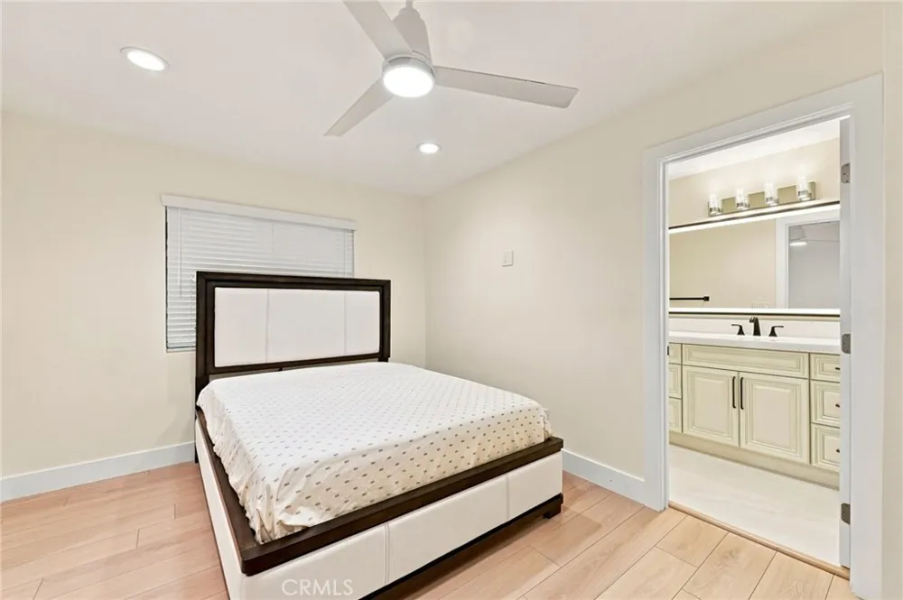 16572 Carousel Huntington Beach, CA 92649