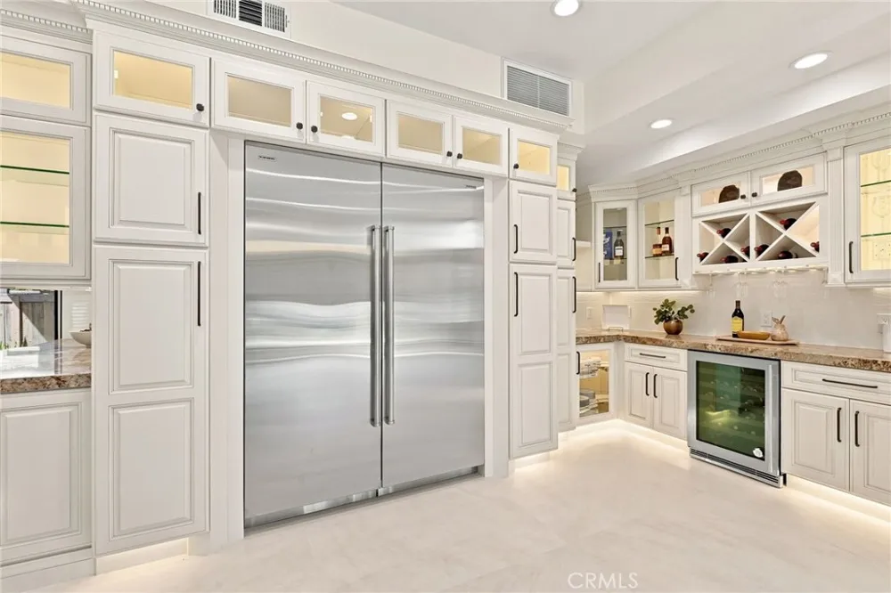 16572 Carousel Huntington Beach, CA 92649
