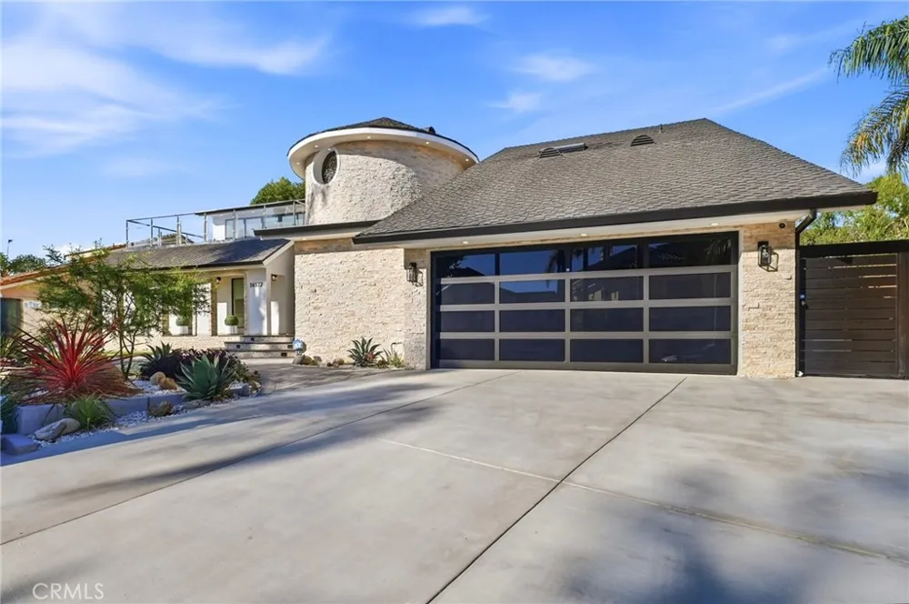 16572 Carousel Huntington Beach, CA 92649