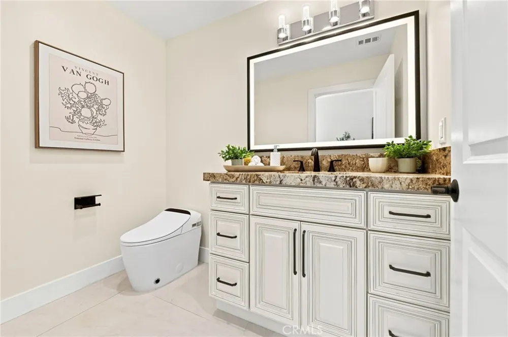 16572 Carousel Huntington Beach, CA 92649