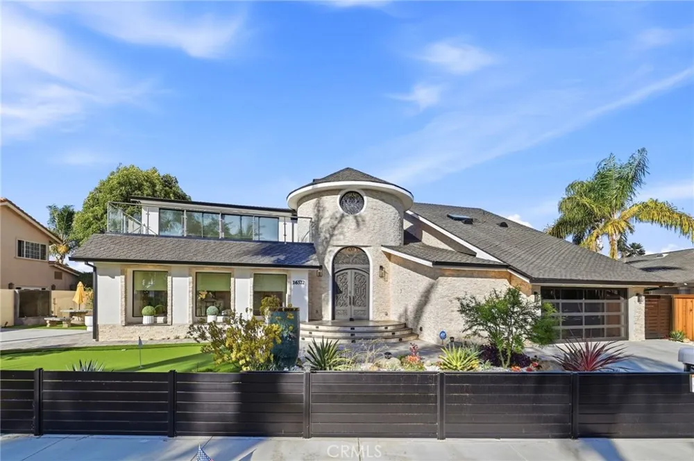 16572 Carousel Huntington Beach, CA 92649