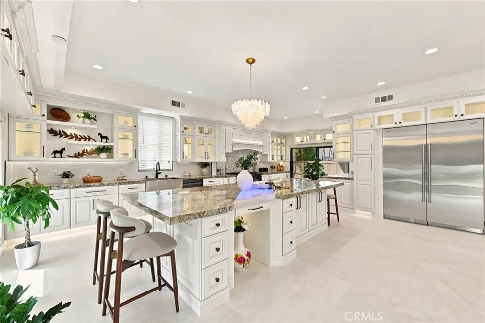 16572 Carousel Huntington Beach, CA 92649