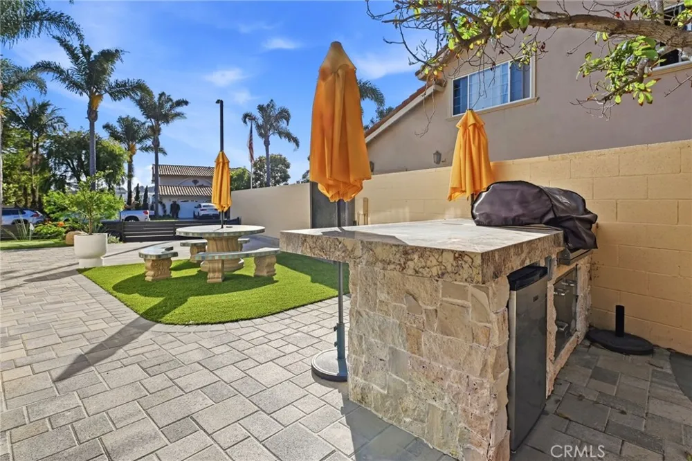 16572 Carousel Huntington Beach, CA 92649