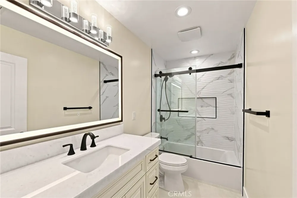 16572 Carousel Huntington Beach, CA 92649