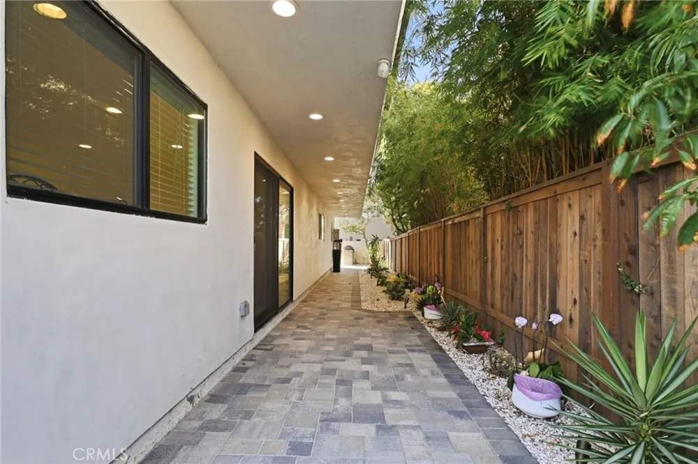 16572 Carousel Huntington Beach, CA 92649