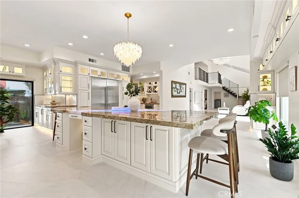 16572 Carousel Huntington Beach, CA 92649