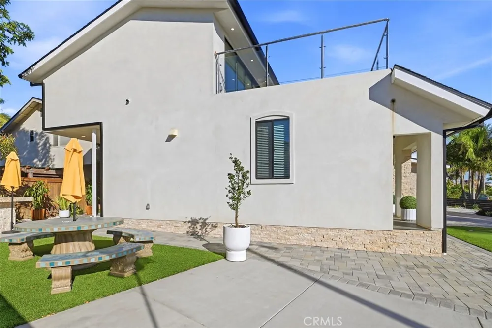16572 Carousel Huntington Beach, CA 92649