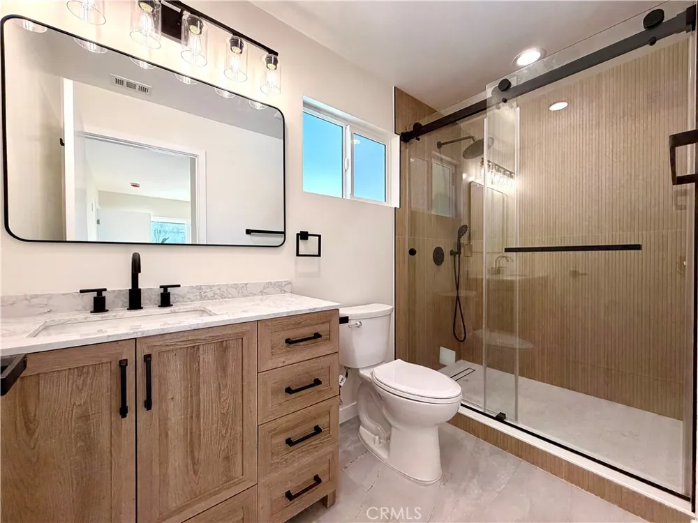 18756 Cohasset Street Reseda, CA 91335