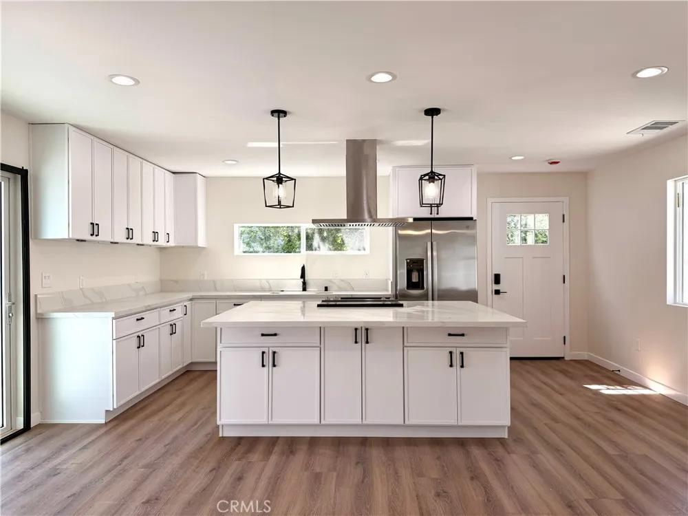 18756 Cohasset Street Reseda, CA 91335