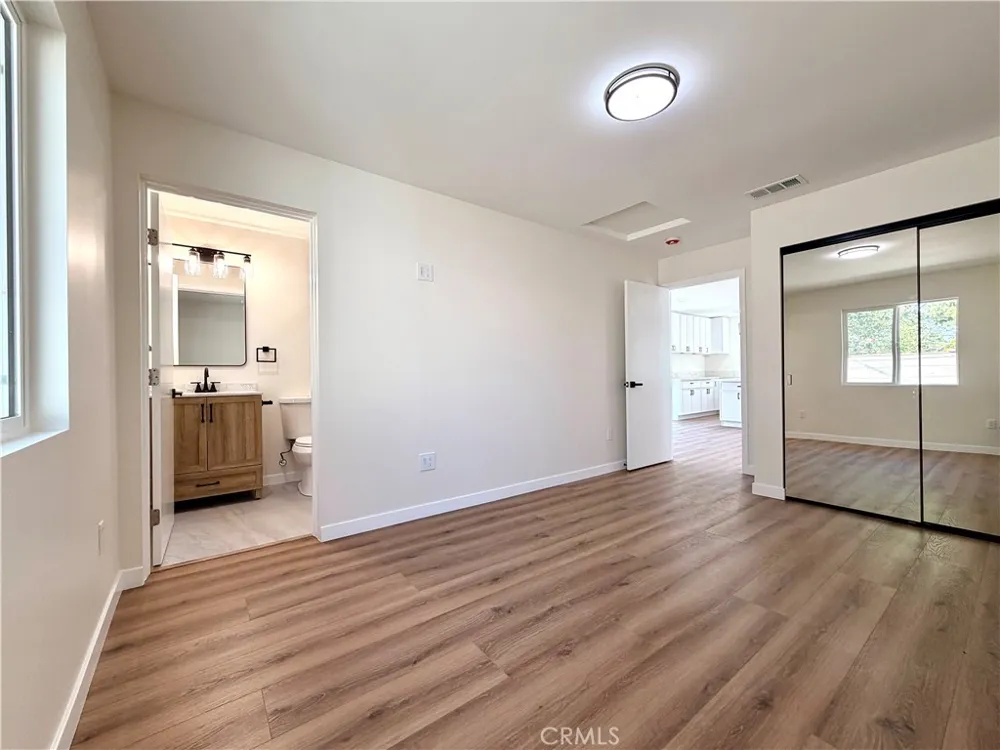 18756 Cohasset Street Reseda, CA 91335