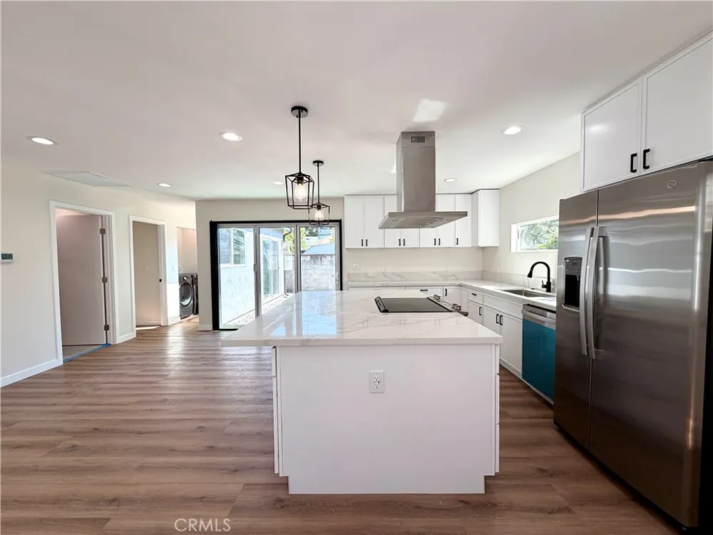 18756 Cohasset Street Reseda, CA 91335