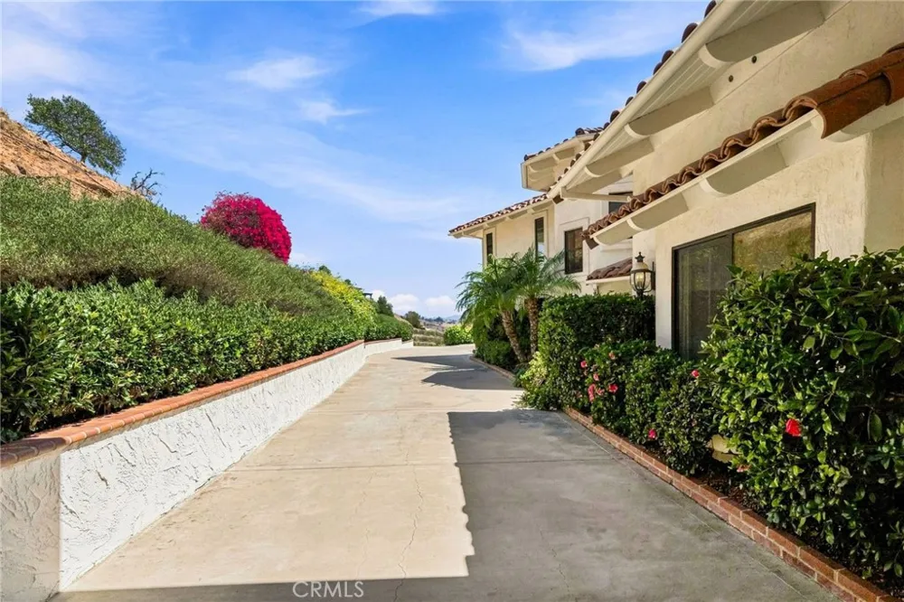 2323 Wilt Fallbrook, CA 92028