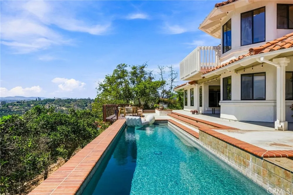 2323 Wilt Fallbrook, CA 92028