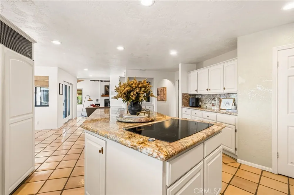 2323 Wilt Fallbrook, CA 92028