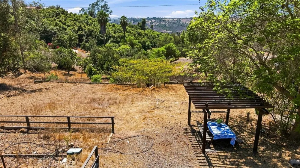 2323 Wilt Fallbrook, CA 92028