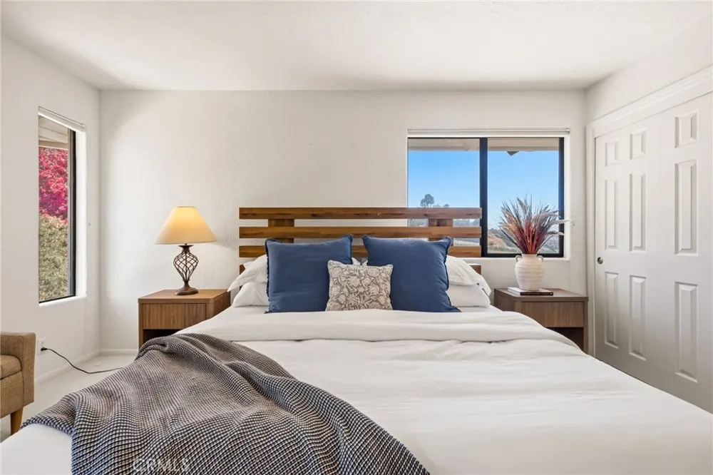 2323 Wilt Fallbrook, CA 92028
