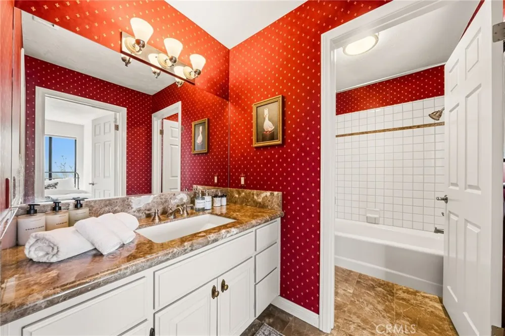 2323 Wilt Fallbrook, CA 92028